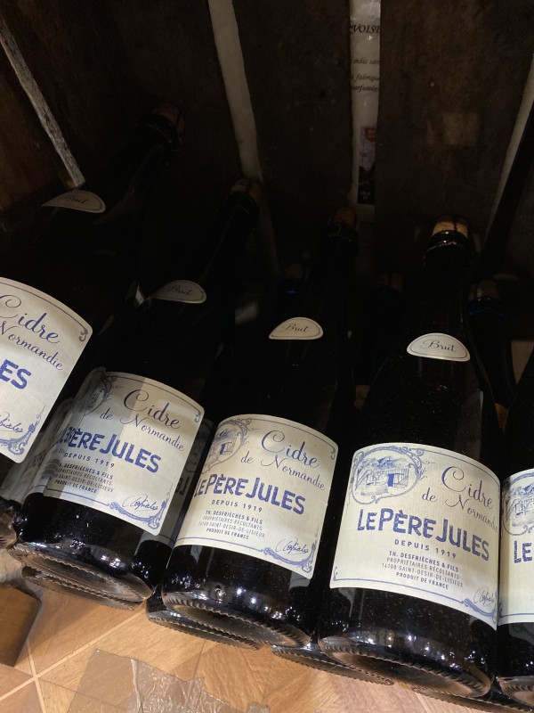 Cidre Normand artisanal idéal pour les crêpes par une épicerie fine livraison sur Paris