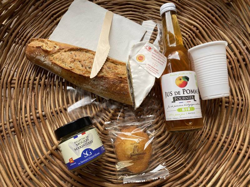Formule pique-nique terroir à emporter avec cidre, terrine et fromage dès 9,80€ par personne – disponible le week-end pour vos escapades gourmandes